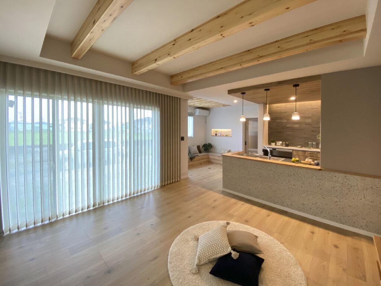 アイワホーム 【本体価格3000～3500万円/43.5坪】造作ベンチのダイニングがある家の建築実例画像2