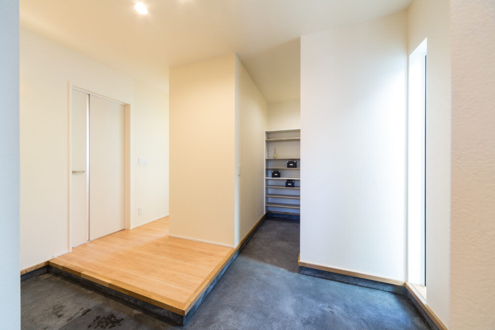 クオリティハウス／新潟材協 インナーガレージとスカイテラスのある家の建築実例画像7