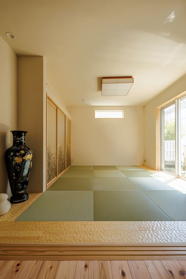 自然と木の家　スミャスク 【自然素材/吹抜け】大切な思い出と共に暮らしは続く。職人の手仕事が光る和モダンの住まいの建築実例画像2