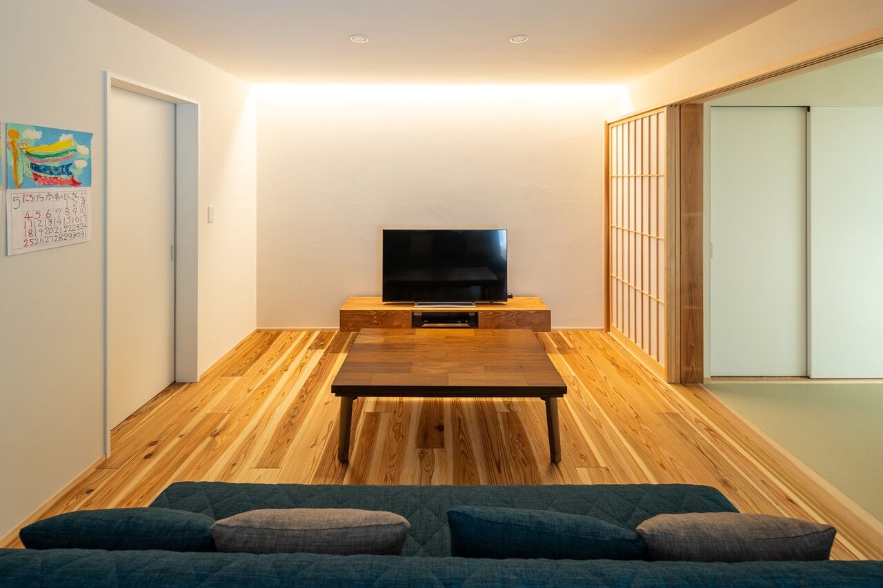 自然と木の家　スミャスク 【2000万円台/自然素材/間取り図】深い軒と檜の格子が温泉旅館のような雰囲気を演出する和モダンな住まいの建築実例画像3