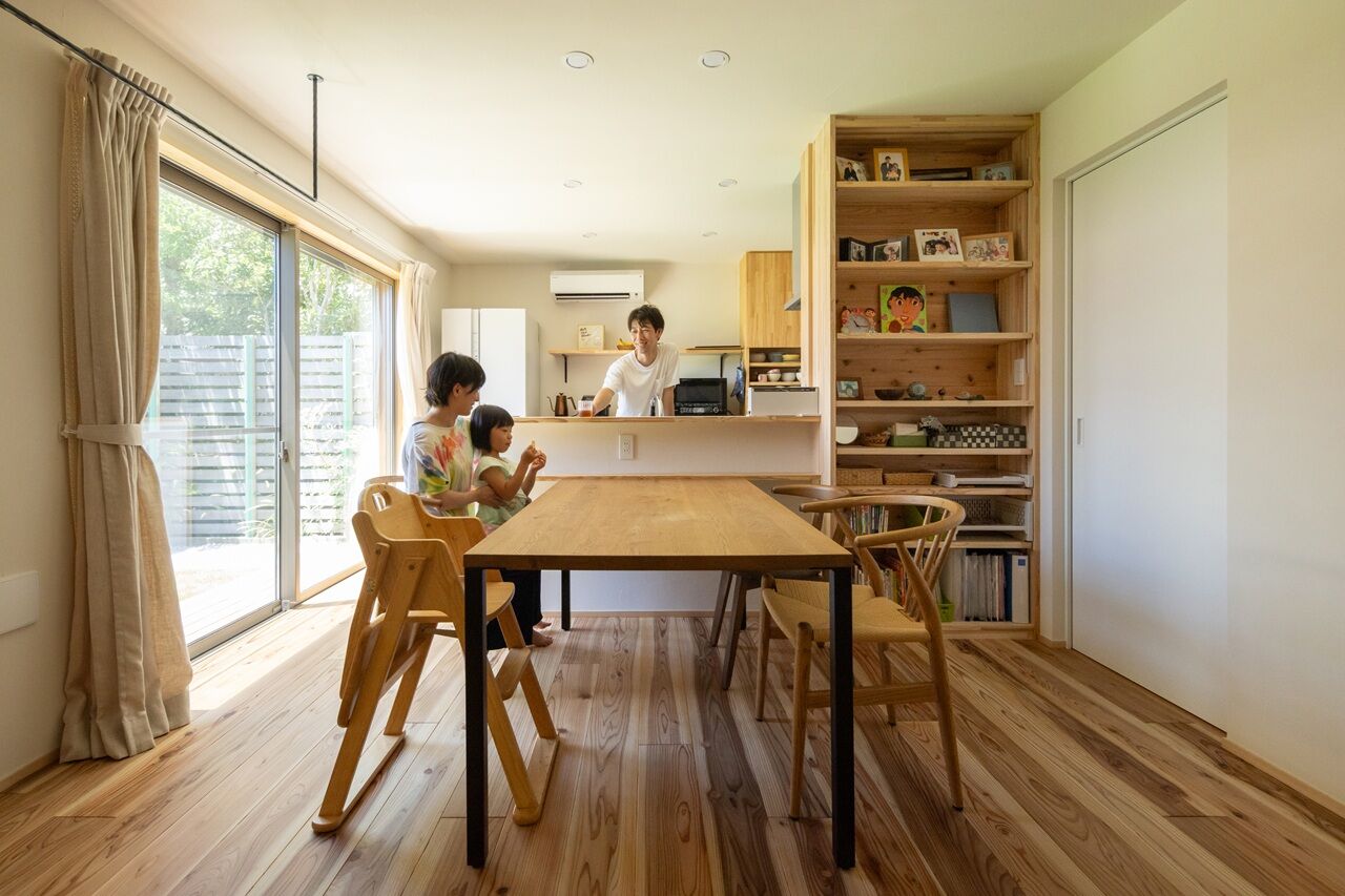 自然と木の家　スミャスク 【2000万円台/自然素材/間取り図】深い軒と檜の格子が温泉旅館のような雰囲気を演出する和モダンな住まいの建築実例画像5