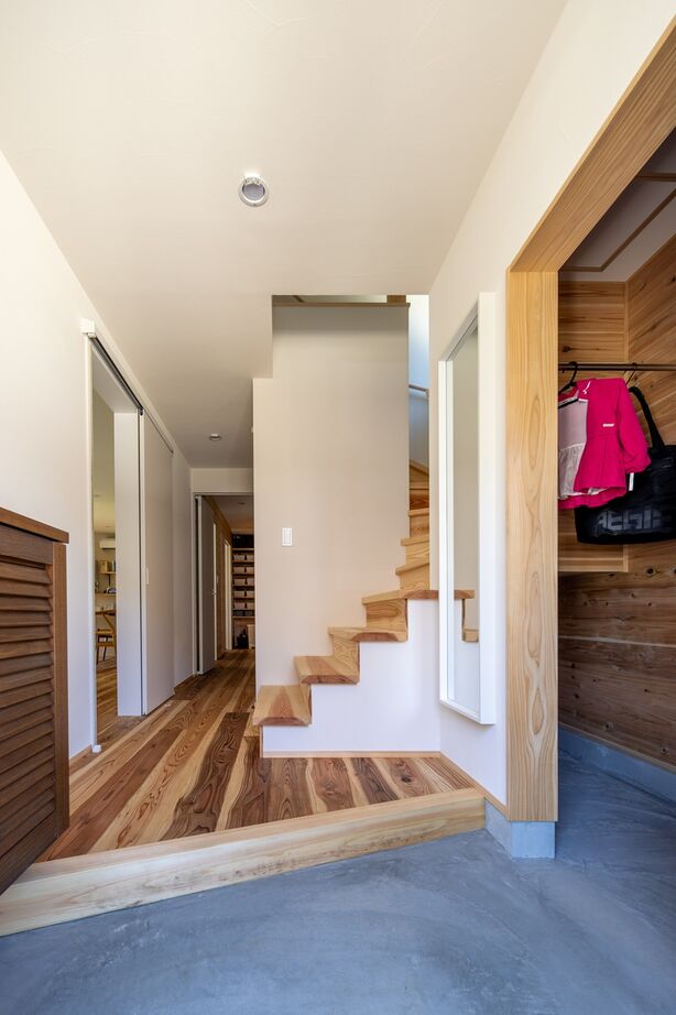 自然と木の家　スミャスク 【2000万円台/自然素材/間取り図】深い軒と檜の格子が温泉旅館のような雰囲気を演出する和モダンな住まいの建築実例画像7