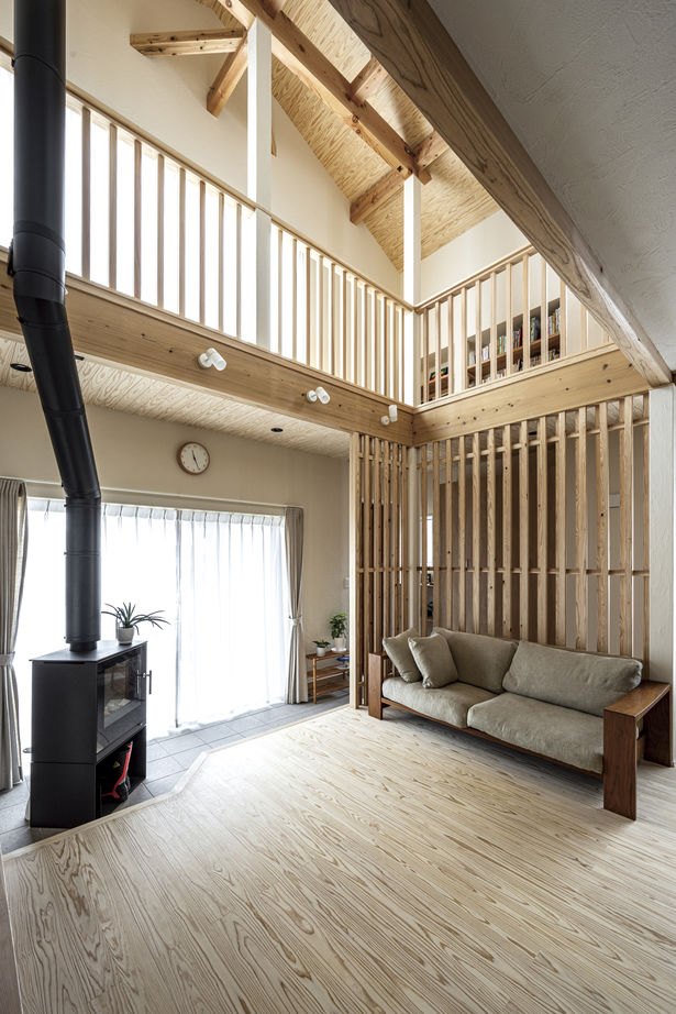 コスモレーベン 【メイン床材：飫肥杉】ふわっと広がる杉の香り。リビング・土間・ウッドデッキが繋がった圧巻の大空間。の建築実例画像4