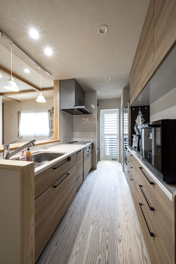 コスモレーベン 【メイン床材：飫肥杉】ふわっと広がる杉の香り。リビング・土間・ウッドデッキが繋がった圧巻の大空間。の建築実例画像5