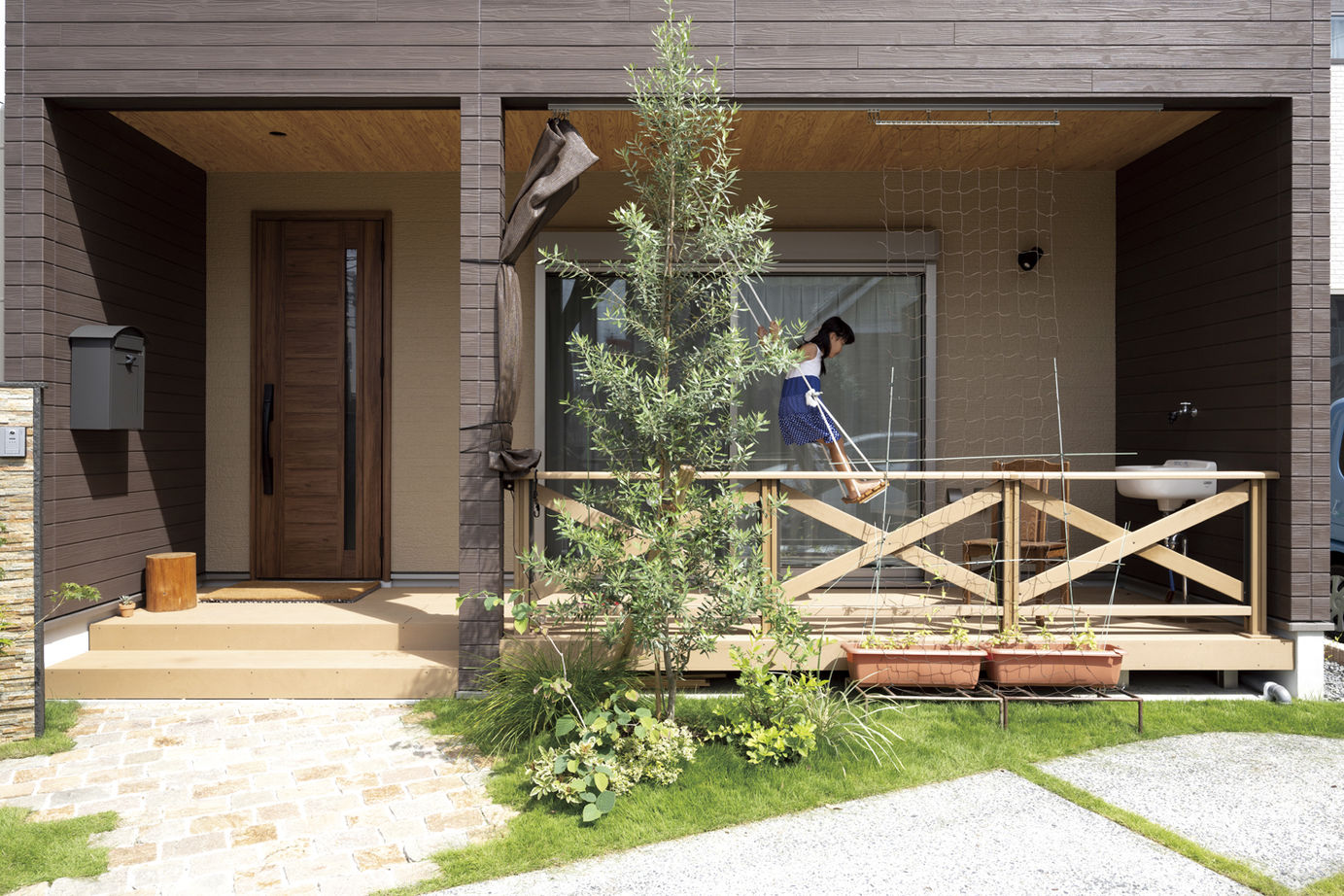 コスモレーベン 【メイン床材：飫肥杉】ふわっと広がる杉の香り。リビング・土間・ウッドデッキが繋がった圧巻の大空間。の建築実例画像10