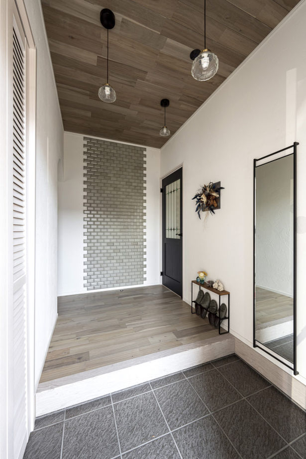 コスモレーベン 【メイン無垢床：アカシア】平屋＋勾配天井で、大空間を実現。デッドスペースを活かしたペット部屋も。の建築実例画像3