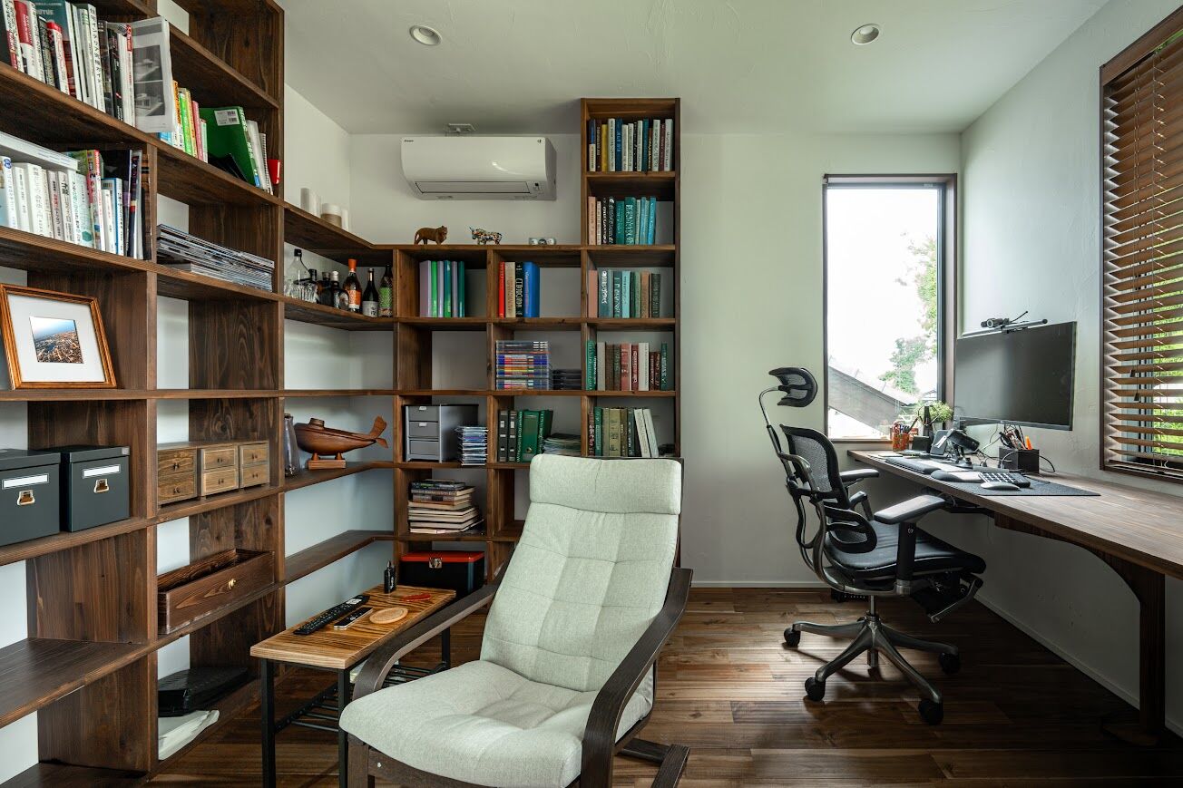 コスモレーベン 【メイン無垢材：アカシア】吹抜け＋大きな窓でも年中快適。中庭を中心とした家づくりの建築実例画像7