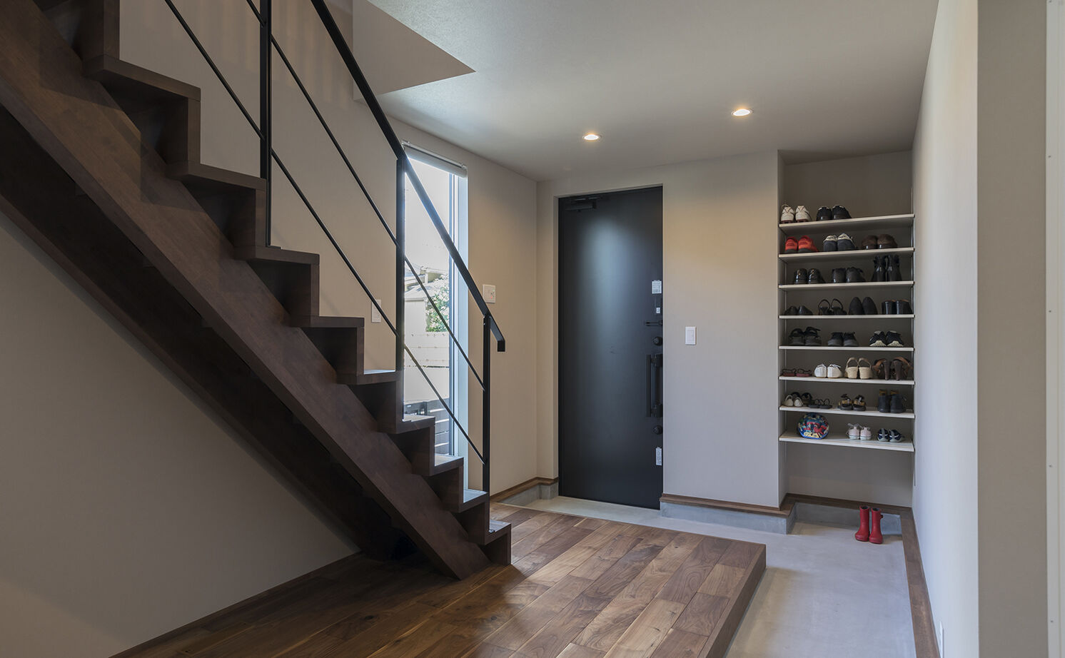 リキュー 【愛知県｜建築家×３階建て】家族や友人と語らうウッドデッキのある２階LDK＆インナーガレージの家の建築実例画像5