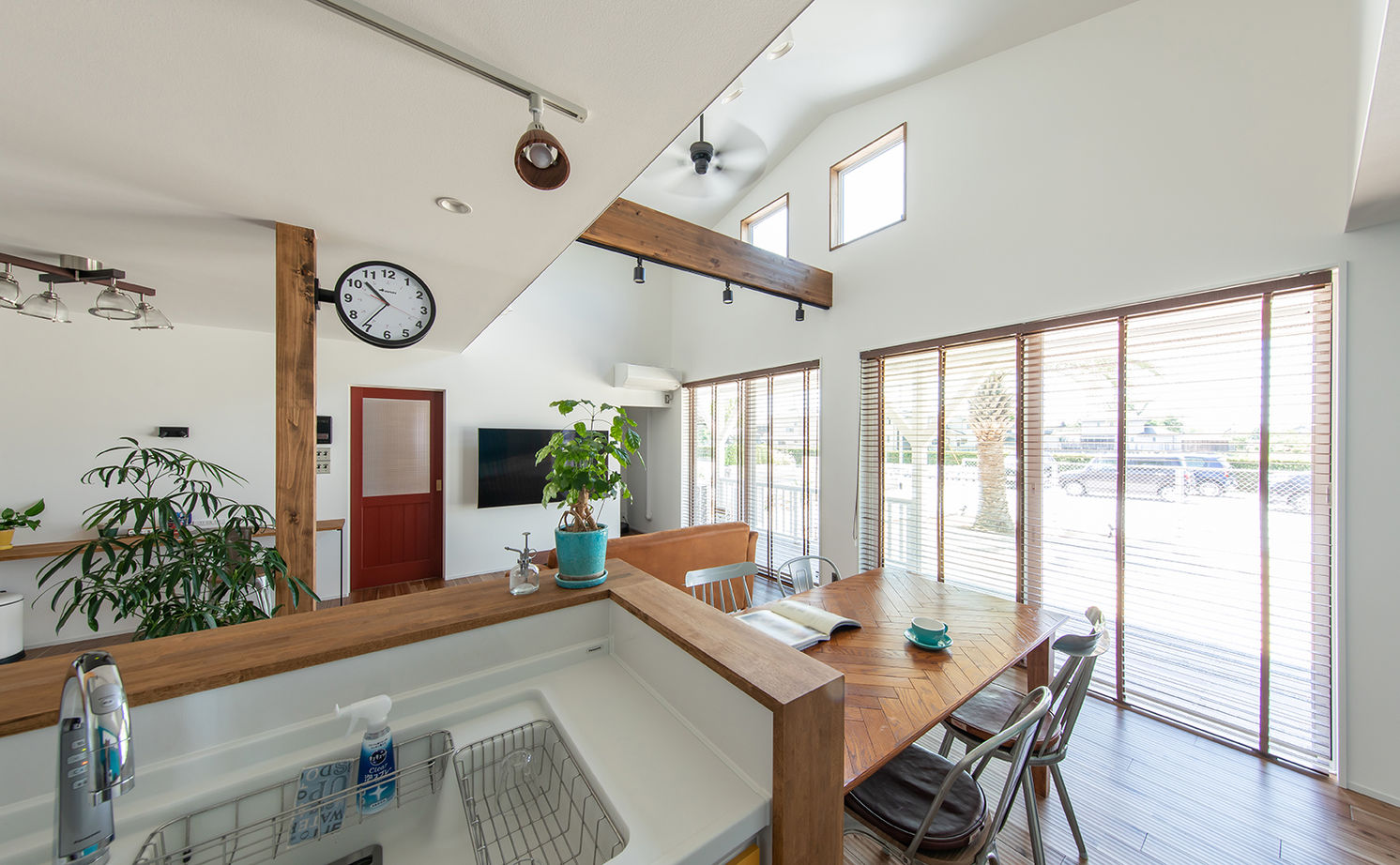 ルポハウス一級建築士事務所 【滋賀/平屋/2000万円台/30坪台/間取り図】ココスヤシが映えるカリフォルニアスタイルの家の建築実例画像7