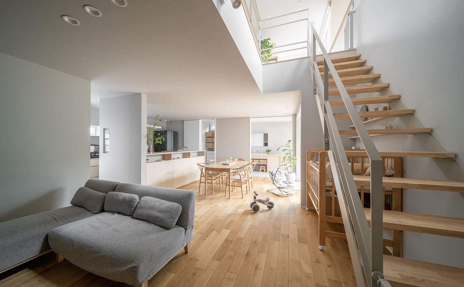 ルポハウス一級建築士事務所 【京都/2000万円台/30坪台/ガルバ/間取り図】サクラ並木をのぞむ「への字屋根」の家の建築実例画像2