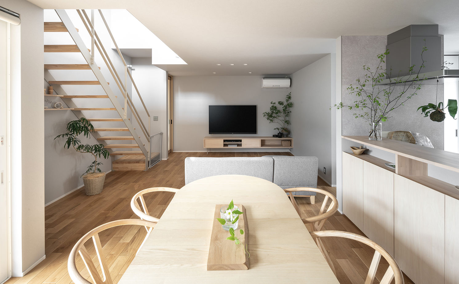 ルポハウス一級建築士事務所 【京都/2000万円台/30坪台/ガルバ/間取り図】サクラ並木をのぞむ「への字屋根」の家の建築実例画像5