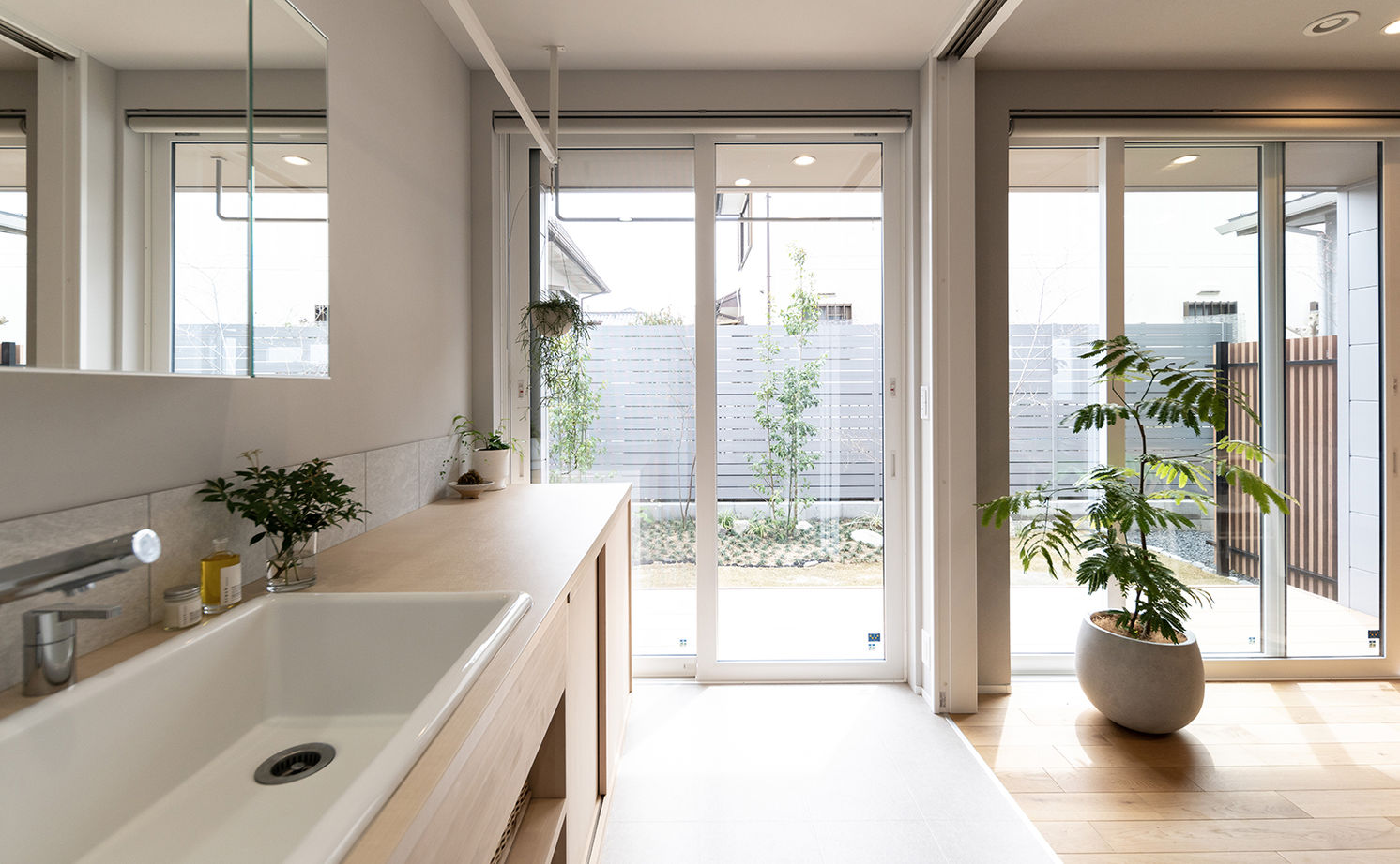 ルポハウス一級建築士事務所 【京都/2000万円台/30坪台/ガルバ/間取り図】サクラ並木をのぞむ「への字屋根」の家の建築実例画像7