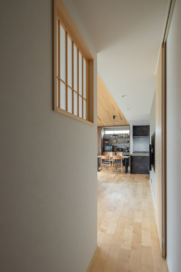 ルポハウス一級建築士事務所 【2000万円台/和モダン/平屋】視界が広がる平屋の家。随所にあしらった木のしつらえに心を癒される毎日の建築実例画像7