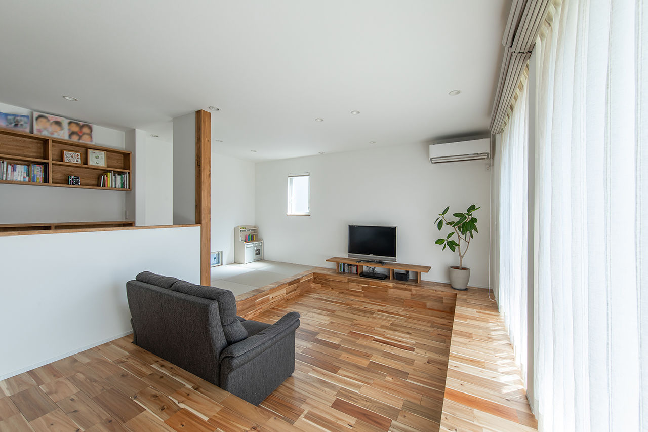 ルポハウス一級建築士事務所 【3000万円台/滋賀/平屋/ビルトインガレージ】家族みんなでまったりする平屋。リビングに人が集まる間取りの建築実例画像2