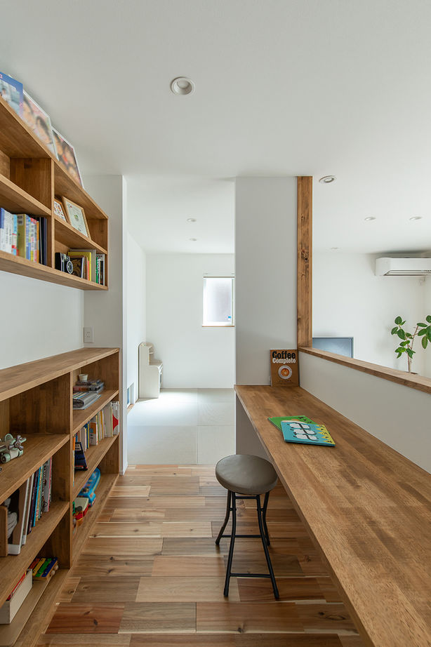 ルポハウス一級建築士事務所 【3000万円台/滋賀/平屋/ビルトインガレージ】家族みんなでまったりする平屋。リビングに人が集まる間取りの建築実例画像4