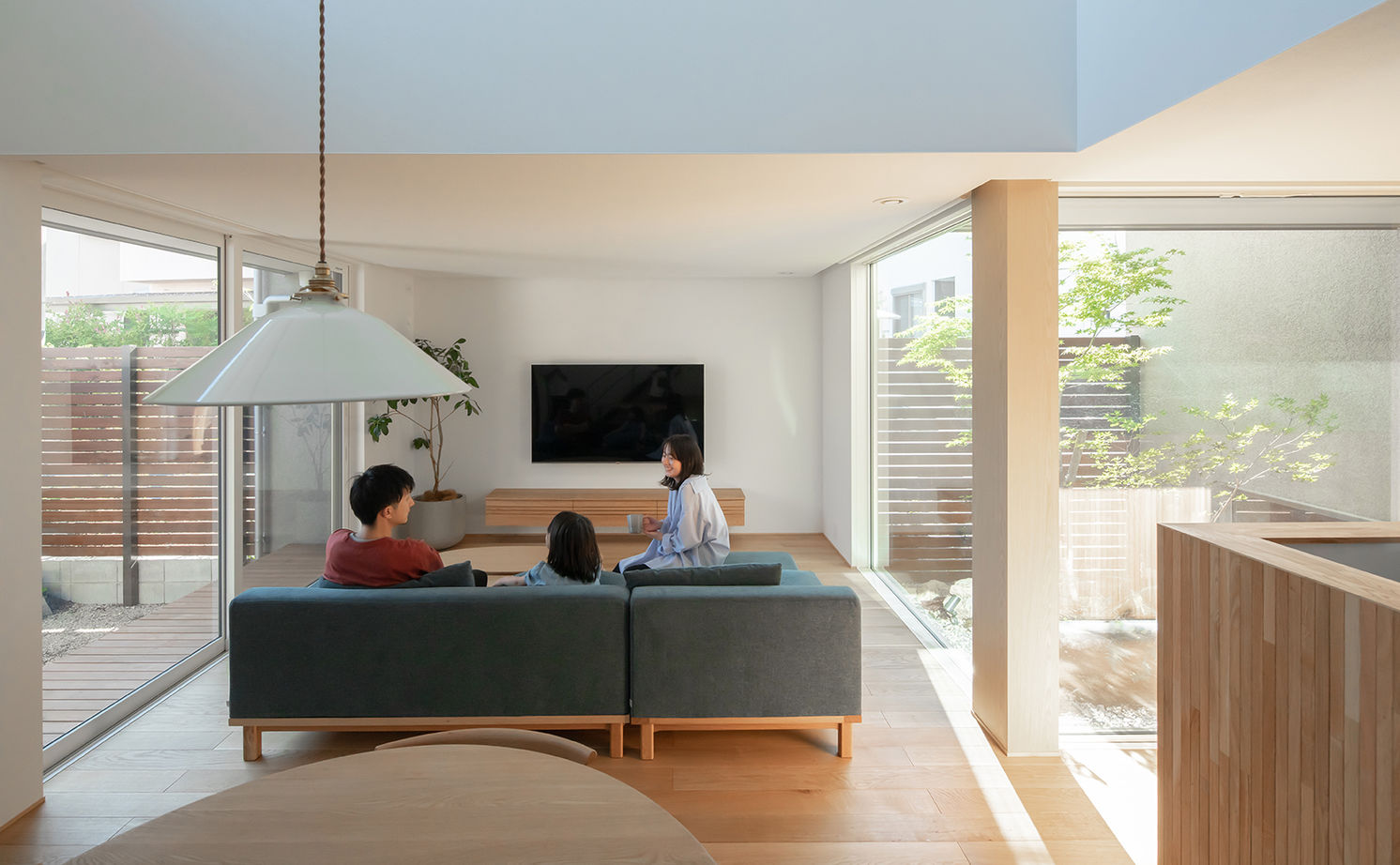 ルポハウス一級建築士事務所 【2000万円台/滋賀/中庭/吹抜け/子育て】二つのお庭がある家。非日常感が漂う暮らし良い住まいの建築実例画像3