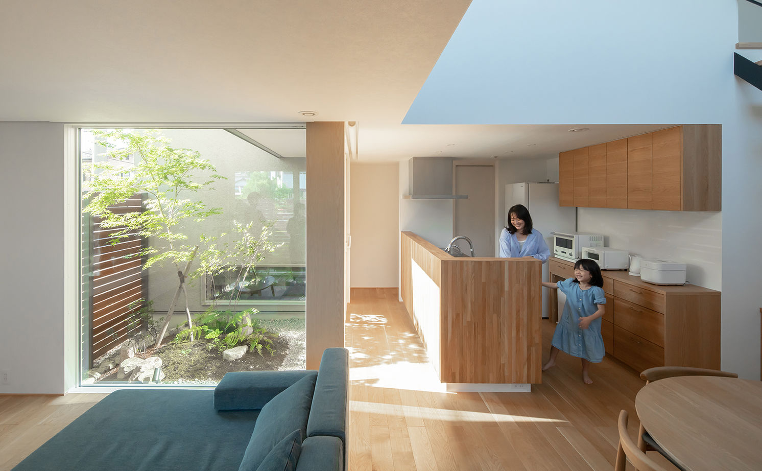 ルポハウス一級建築士事務所 【2000万円台/滋賀/中庭/吹抜け/子育て】二つのお庭がある家。非日常感が漂う暮らし良い住まいの建築実例画像4