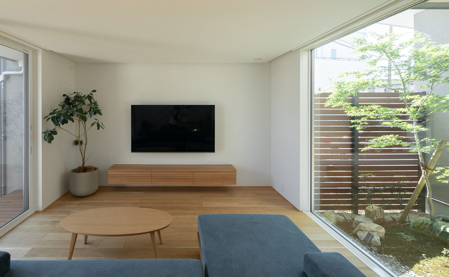 ルポハウス一級建築士事務所 【2000万円台/滋賀/中庭/吹抜け/子育て】二つのお庭がある家。非日常感が漂う暮らし良い住まいの建築実例画像6