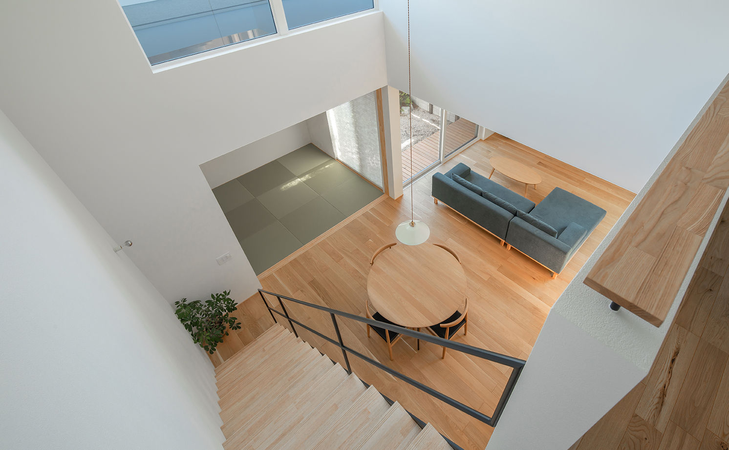 ルポハウス一級建築士事務所 【2000万円台/滋賀/中庭/吹抜け/子育て】二つのお庭がある家。非日常感が漂う暮らし良い住まいの建築実例画像18