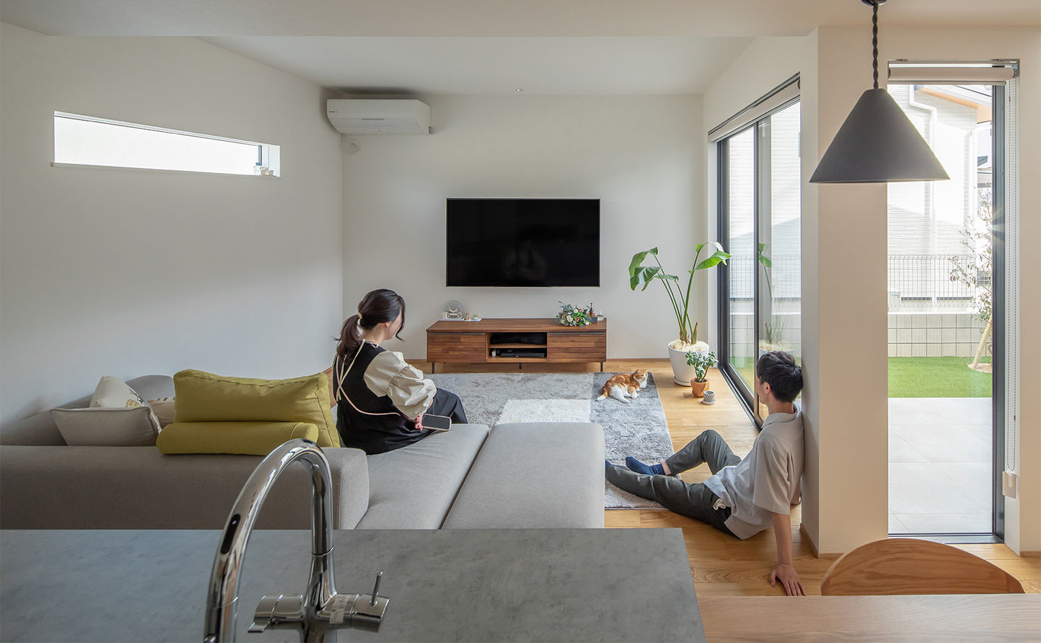 ルポハウス一級建築士事務所 【2000万円台／滋賀県／外観／吹き抜け】グレーの外観に木を合わせたオシャレで目をひく家の建築実例画像8