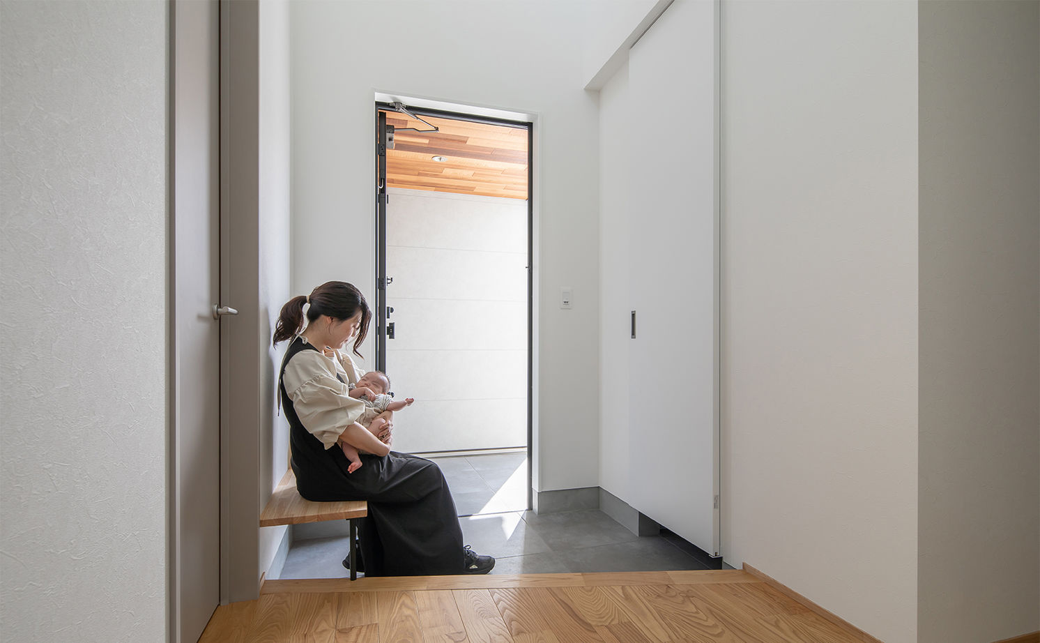 ルポハウス一級建築士事務所 【2000万円台／滋賀県／外観／吹き抜け】グレーの外観に木を合わせたオシャレで目をひく家の建築実例画像18