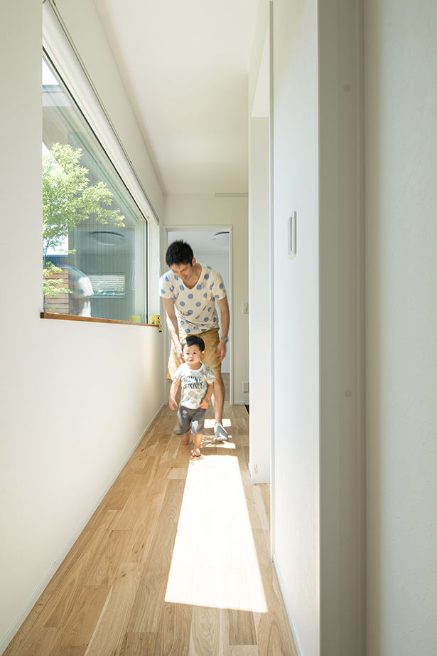 ルポハウス一級建築士事務所 【滋賀/コの字型の平屋/2000万円台/30坪台/間取り図】黒ガルバの外観。中庭を楽しむアイデア満載の平屋の家の建築実例画像12