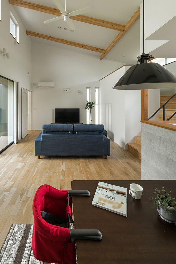 ルポハウス一級建築士事務所 【滋賀/コの字型の平屋/2000万円台/30坪台/間取り図】黒ガルバの外観。中庭を楽しむアイデア満載の平屋の家の建築実例画像13