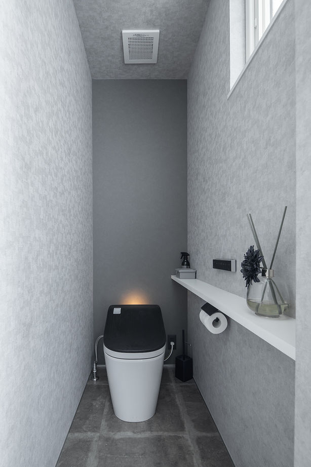 ルポハウス一級建築士事務所 【3000万円台/滋賀/吹抜け】クリの無垢床リビングで暮らす対称的な家。伸びやかなダウンフロアも快適の建築実例画像9