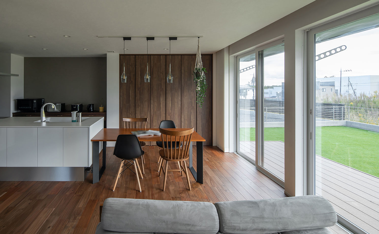 ルポハウス一級建築士事務所 【2000万円台/滋賀/子育て】家族みんなが伸びやかな家。趣味、子育て、日々の暮らし、すべて満喫の建築実例画像2