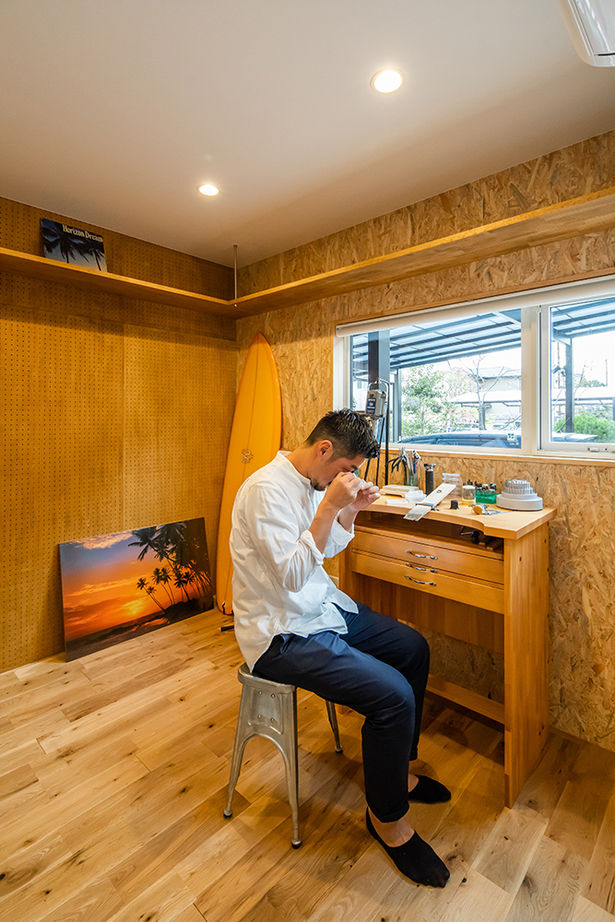 ルポハウス一級建築士事務所 【滋賀/木の家/ガルバリウム】ヒノキ香るアトリエのある住まい。遊び場の庭と一体感のある伸びやかな間取りの建築実例画像7