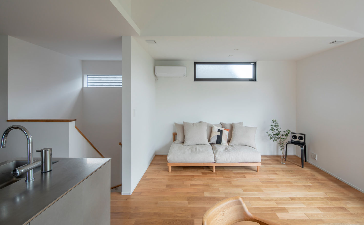 ルポハウス一級建築士事務所 【2000万円台／滋賀／2階リビング／子育て】大きな窓から季節を近くに感じられる、琵琶湖を望む家の建築実例画像3