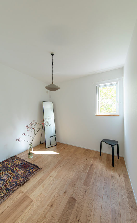 ルポハウス一級建築士事務所 【2000万円台／滋賀／2階リビング／子育て】大きな窓から季節を近くに感じられる、琵琶湖を望む家の建築実例画像14