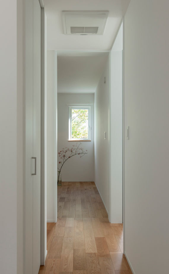 ルポハウス一級建築士事務所 【2000万円台／滋賀／2階リビング／子育て】大きな窓から季節を近くに感じられる、琵琶湖を望む家の建築実例画像15