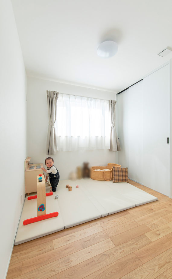 ルポハウス一級建築士事務所 【2000万円台／滋賀／2階リビング／子育て】大きな窓から季節を近くに感じられる、琵琶湖を望む家の建築実例画像17