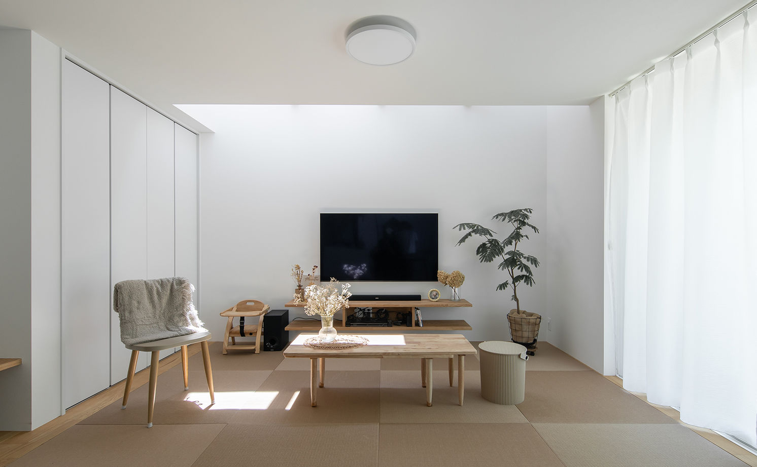 ルポハウス一級建築士事務所 【2000万円台/滋賀/子育て/和風モダン】仕事も家事も、お家時間も。こだわり詰まった、とんがり屋根の家の建築実例画像7