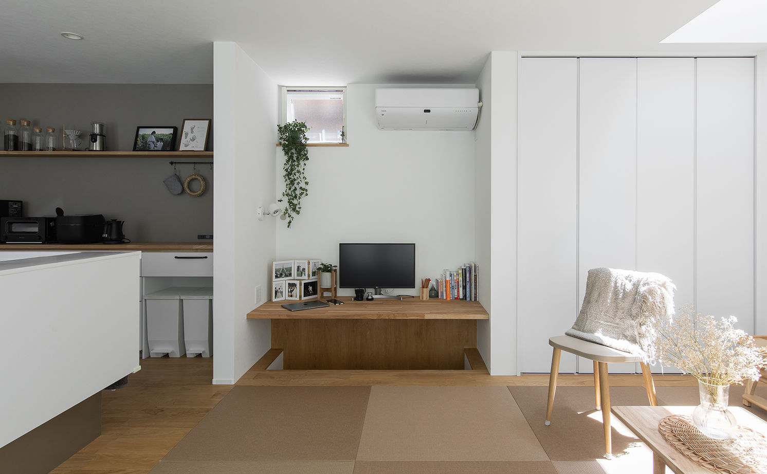 ルポハウス一級建築士事務所 【2000万円台/滋賀/子育て/和風モダン】仕事も家事も、お家時間も。こだわり詰まった、とんがり屋根の家の建築実例画像8