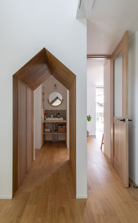 ルポハウス一級建築士事務所 【2000万円台/滋賀/子育て/和風モダン】仕事も家事も、お家時間も。こだわり詰まった、とんがり屋根の家の建築実例画像12