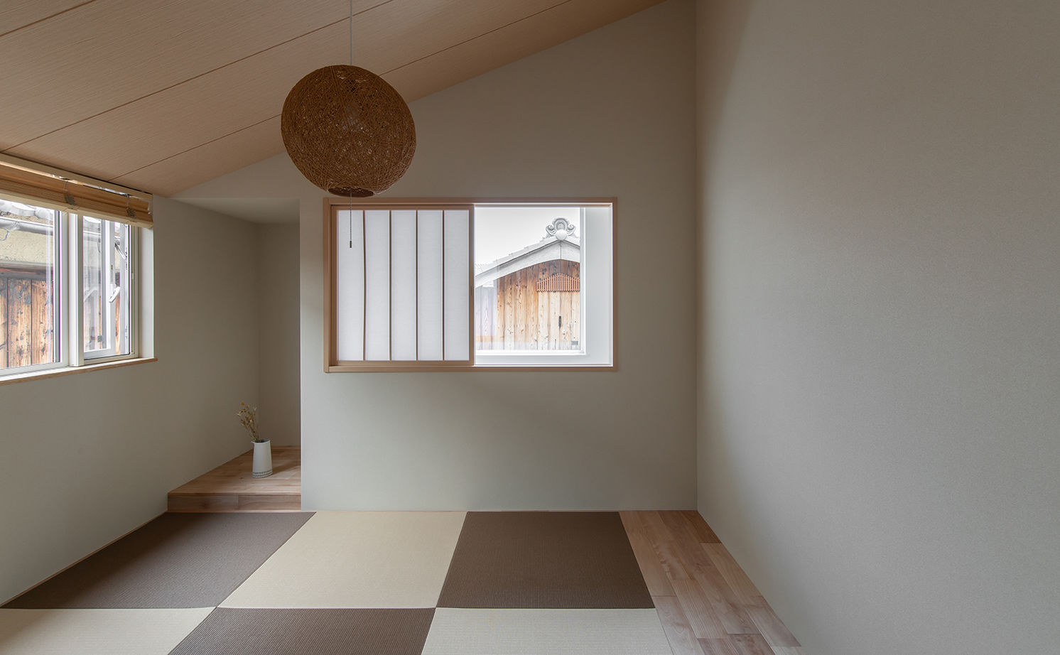 ルポハウス一級建築士事務所 【2000万円台/滋賀/子育て/和風モダン】仕事も家事も、お家時間も。こだわり詰まった、とんがり屋根の家の建築実例画像16