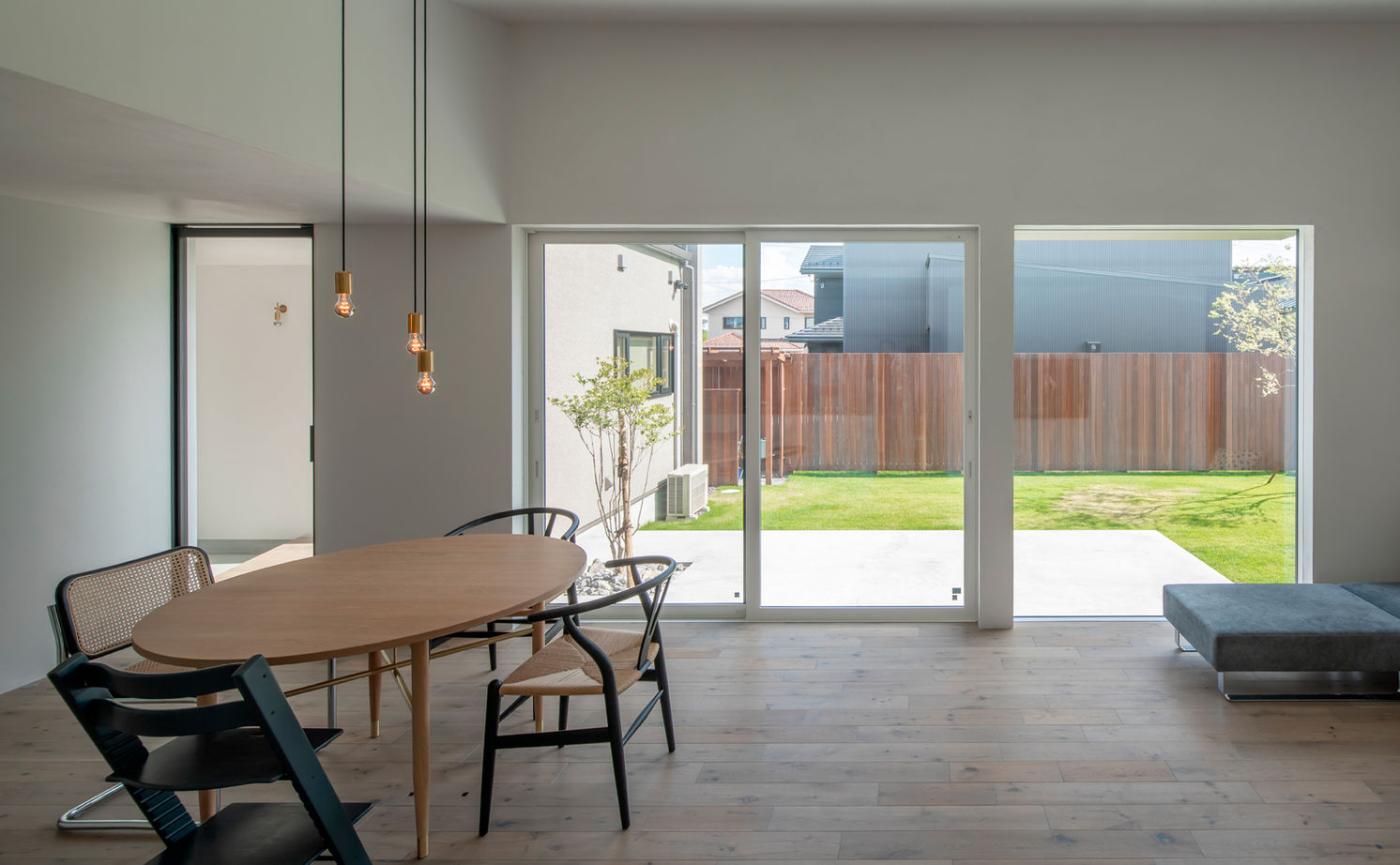 ルポハウス一級建築士事務所 【2000万円台／滋賀／平屋／中庭】本物の素材にこだわった、デザインと機能面が両立した平屋の建築実例画像5