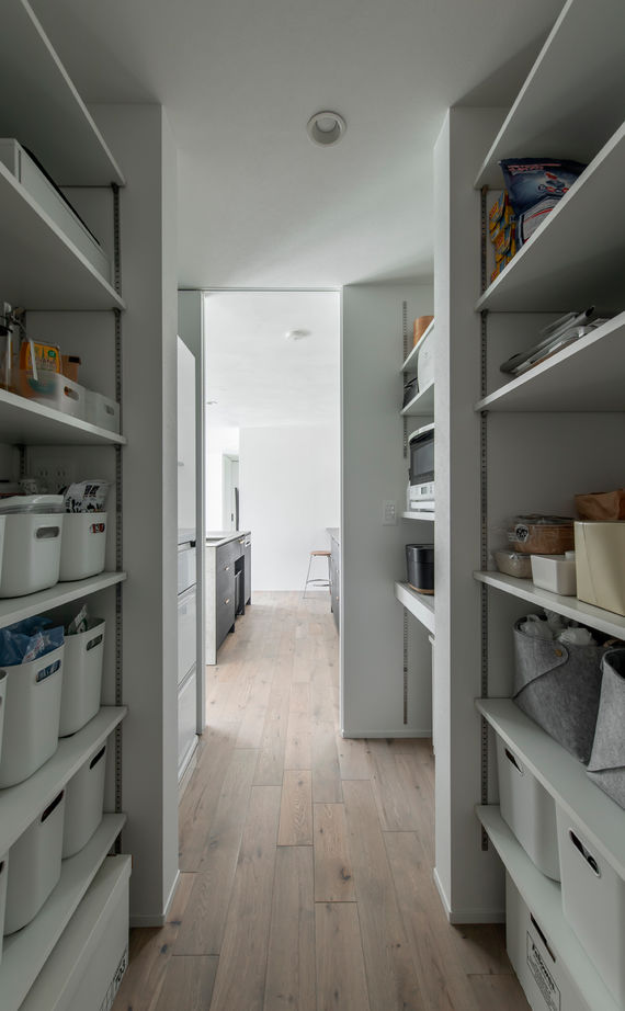 ルポハウス一級建築士事務所 【2000万円台／滋賀／平屋／中庭】本物の素材にこだわった、デザインと機能面が両立した平屋の建築実例画像9