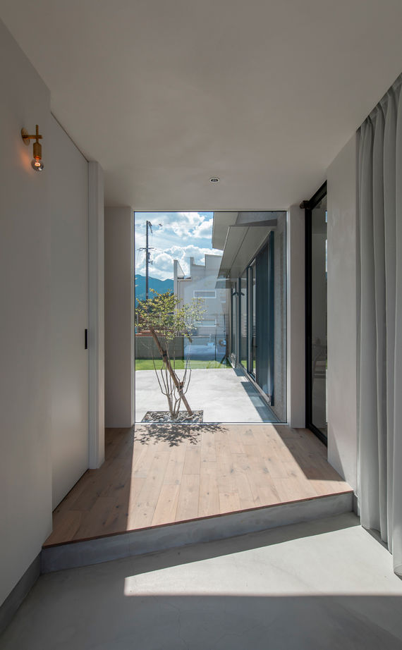 ルポハウス一級建築士事務所 【2000万円台／滋賀／平屋／中庭】本物の素材にこだわった、デザインと機能面が両立した平屋の建築実例画像11