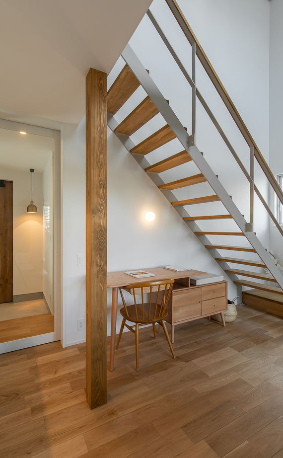 ルポハウス一級建築士事務所 【滋賀/2000万円台/吹抜け】おしゃれなインテリアが光るジャパンディスタイルの家。使い勝手の良い畳書斎もの建築実例画像4