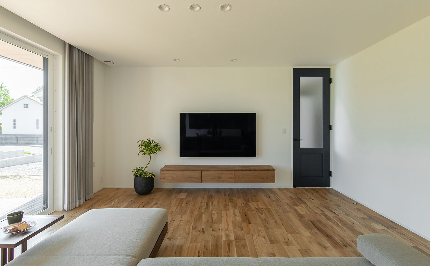 ルポハウス一級建築士事務所 【滋賀/平屋/2000万円台】ナチュラルな室内には遊び心あふれる書斎。異素材の外観が映えるL字型の平屋の建築実例画像5