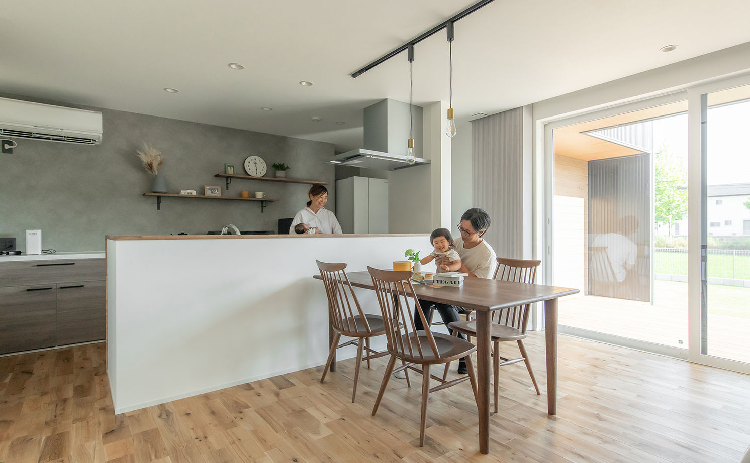 ルポハウス一級建築士事務所 【滋賀/平屋/2000万円台】ナチュラルな室内には遊び心あふれる書斎。異素材の外観が映えるL字型の平屋の建築実例画像6