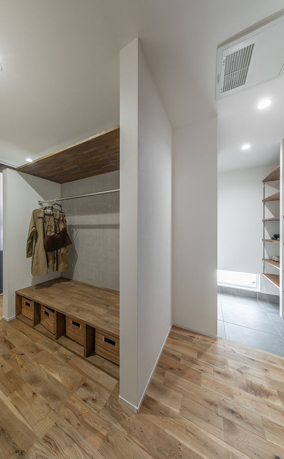 ルポハウス一級建築士事務所 【滋賀/平屋/2000万円台】ナチュラルな室内には遊び心あふれる書斎。異素材の外観が映えるL字型の平屋の建築実例画像10