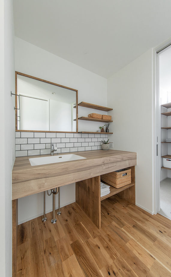 ルポハウス一級建築士事務所 【滋賀/平屋/2000万円台】ナチュラルな室内には遊び心あふれる書斎。異素材の外観が映えるL字型の平屋の建築実例画像12