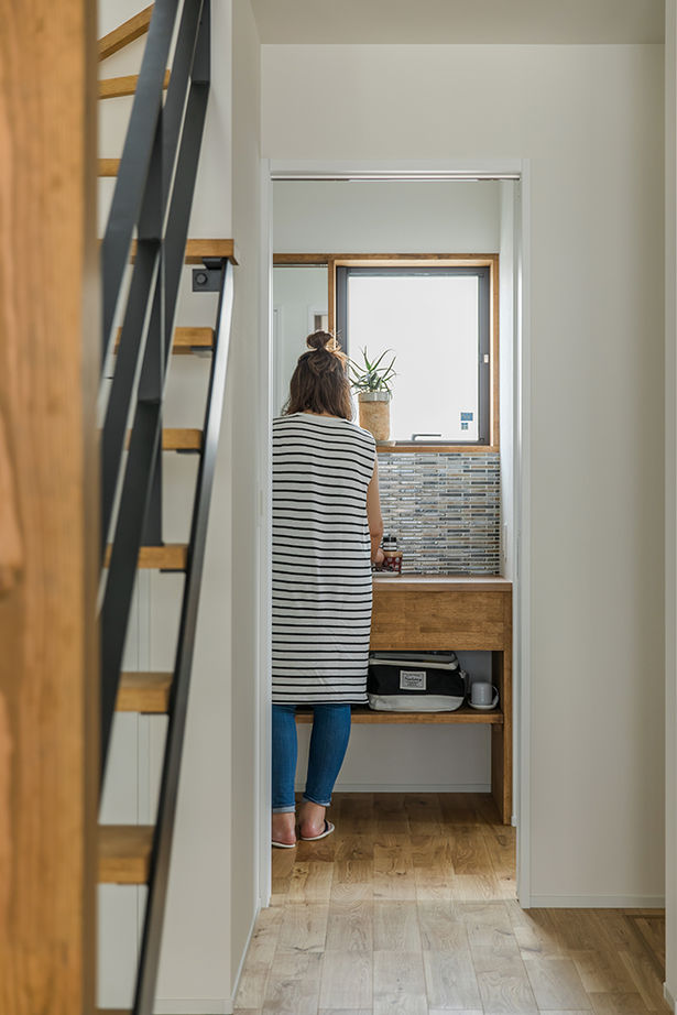 ルポハウス一級建築士事務所 【草津/2160万円】家族が集うオープンリビングの家。開放的な空間と見せる収納でカッコよく暮らすの建築実例画像10