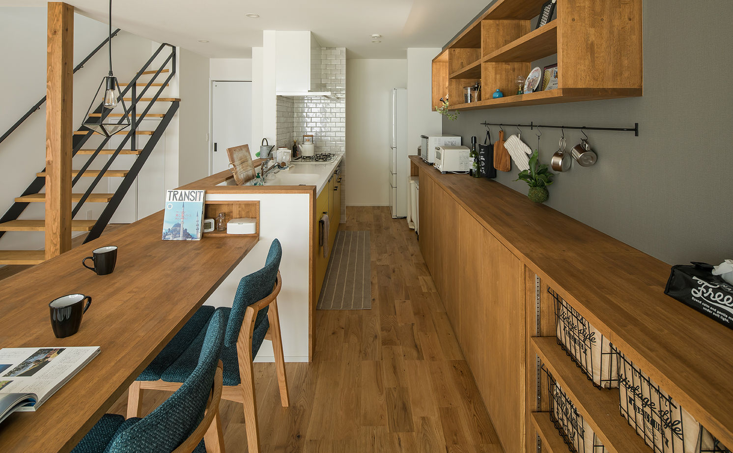 ルポハウス一級建築士事務所 【草津/2160万円】家族が集うオープンリビングの家。開放的な空間と見せる収納でカッコよく暮らすの建築実例画像15