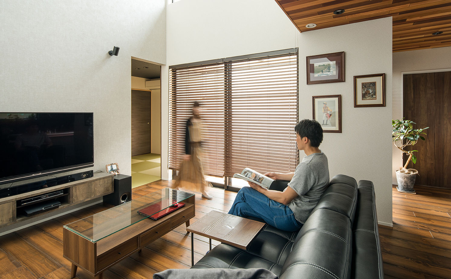 ルポハウス一級建築士事務所 【滋賀/2000万円台/間取り図】横ガルバのガレージハウス。アンティークパイン＆デニムクロスの空間で寛ぐの建築実例画像7