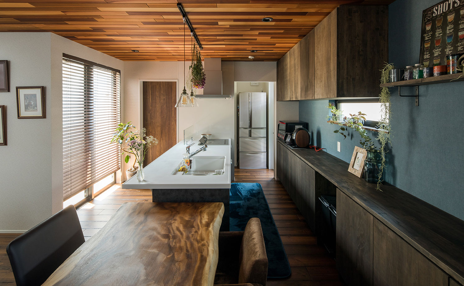 ルポハウス一級建築士事務所 【滋賀/2000万円台/間取り図】横ガルバのガレージハウス。アンティークパイン＆デニムクロスの空間で寛ぐの建築実例画像13